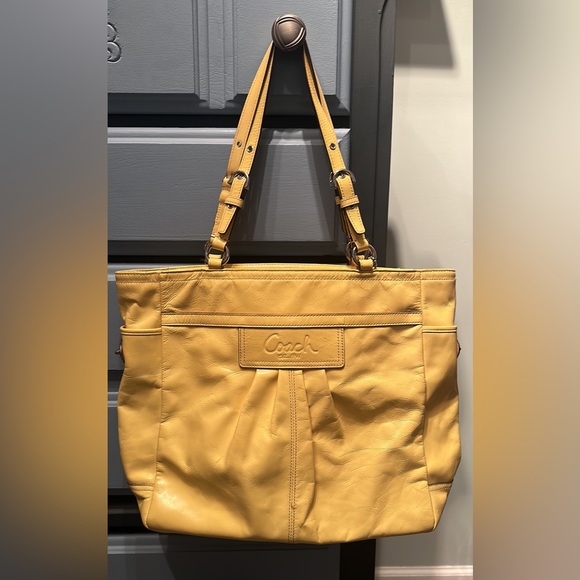 Coach tote - Picture 1 of 4